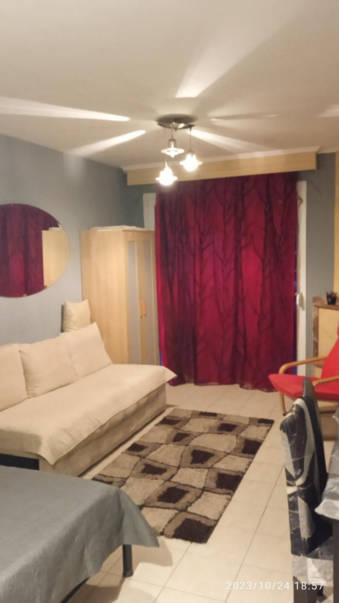 Roses Apartments 尼亚米卡尼奥纳 外观 照片