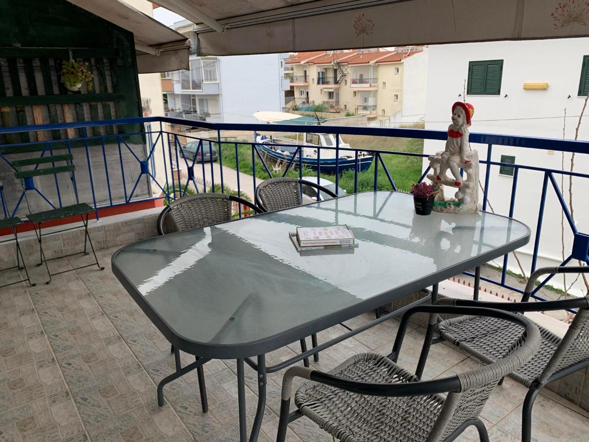 Roses Apartments 尼亚米卡尼奥纳 外观 照片