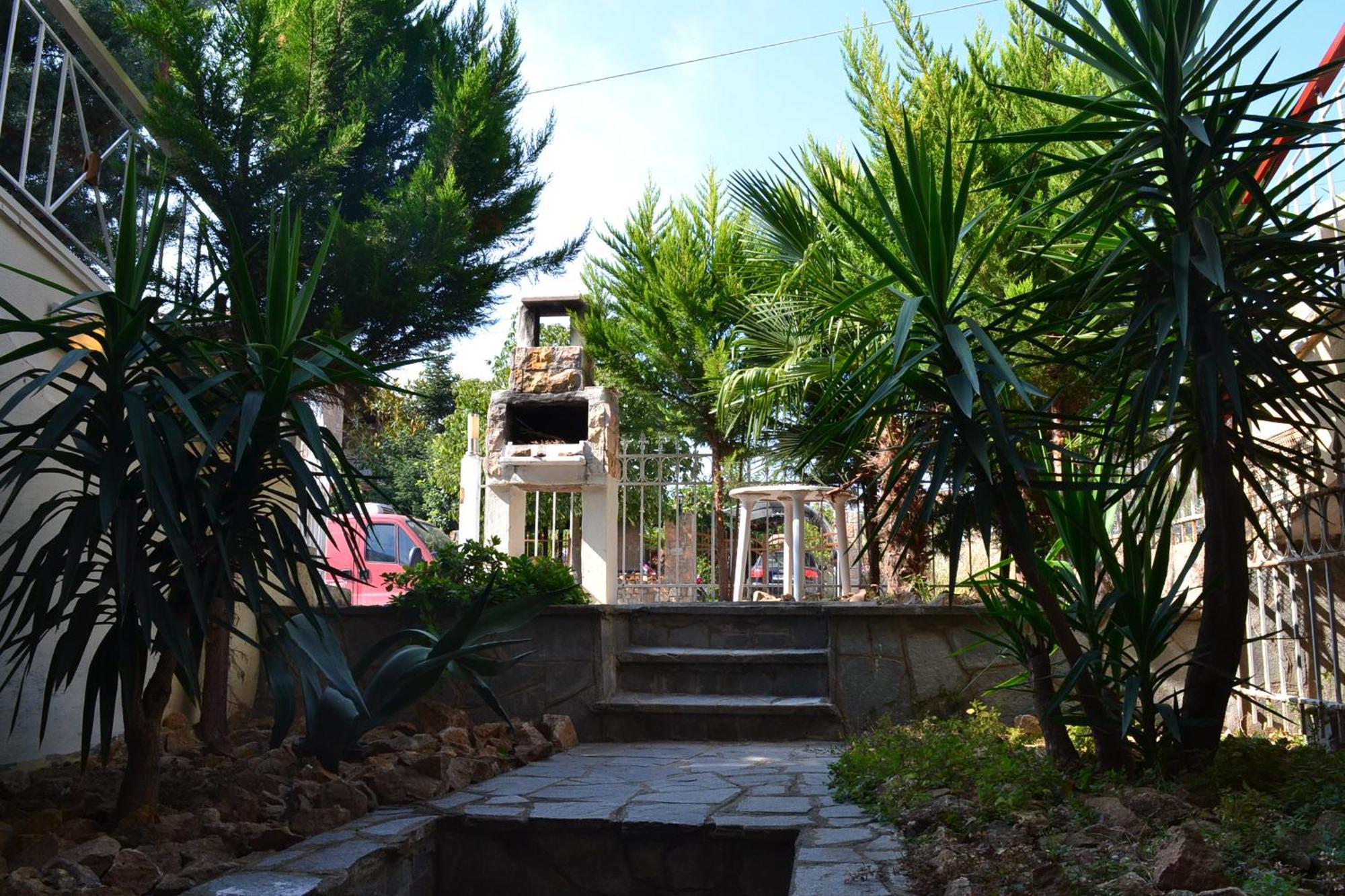 Roses Apartments 尼亚米卡尼奥纳 外观 照片
