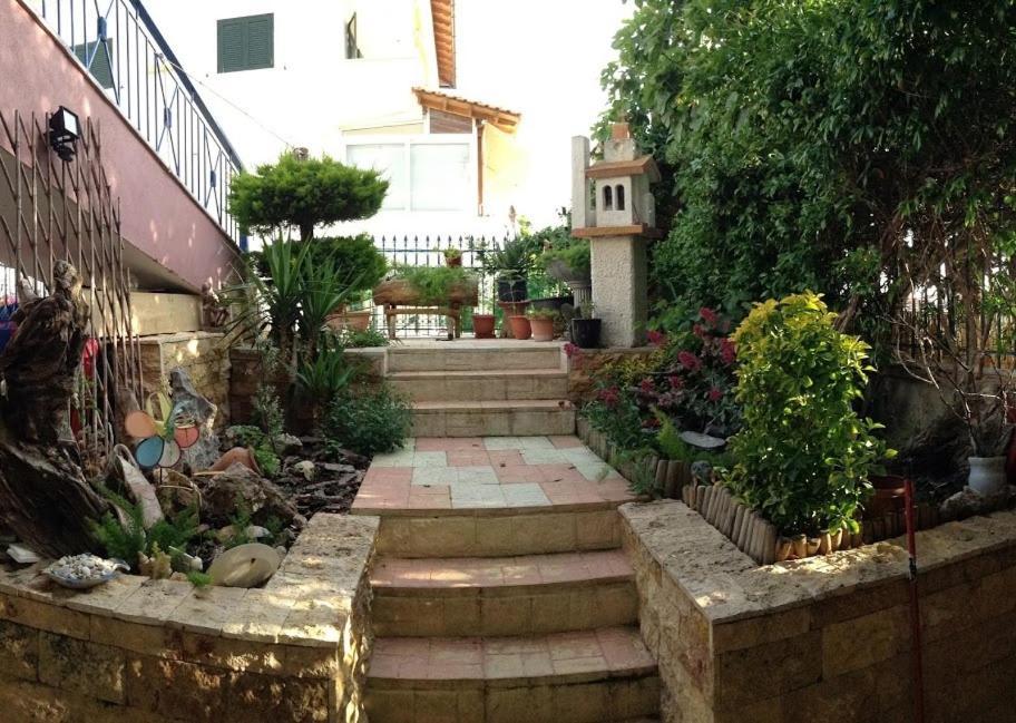 Roses Apartments 尼亚米卡尼奥纳 外观 照片