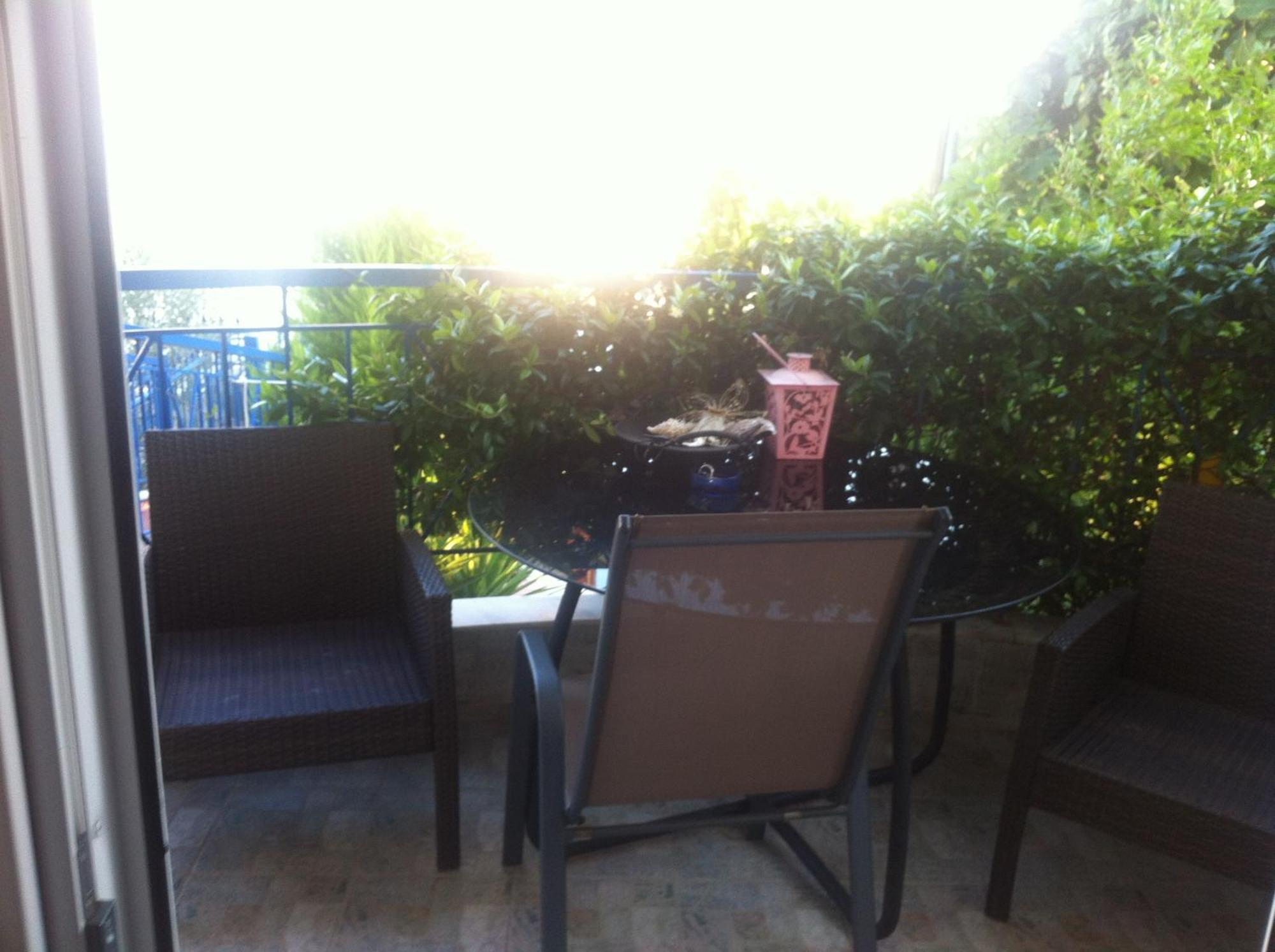 Roses Apartments 尼亚米卡尼奥纳 外观 照片