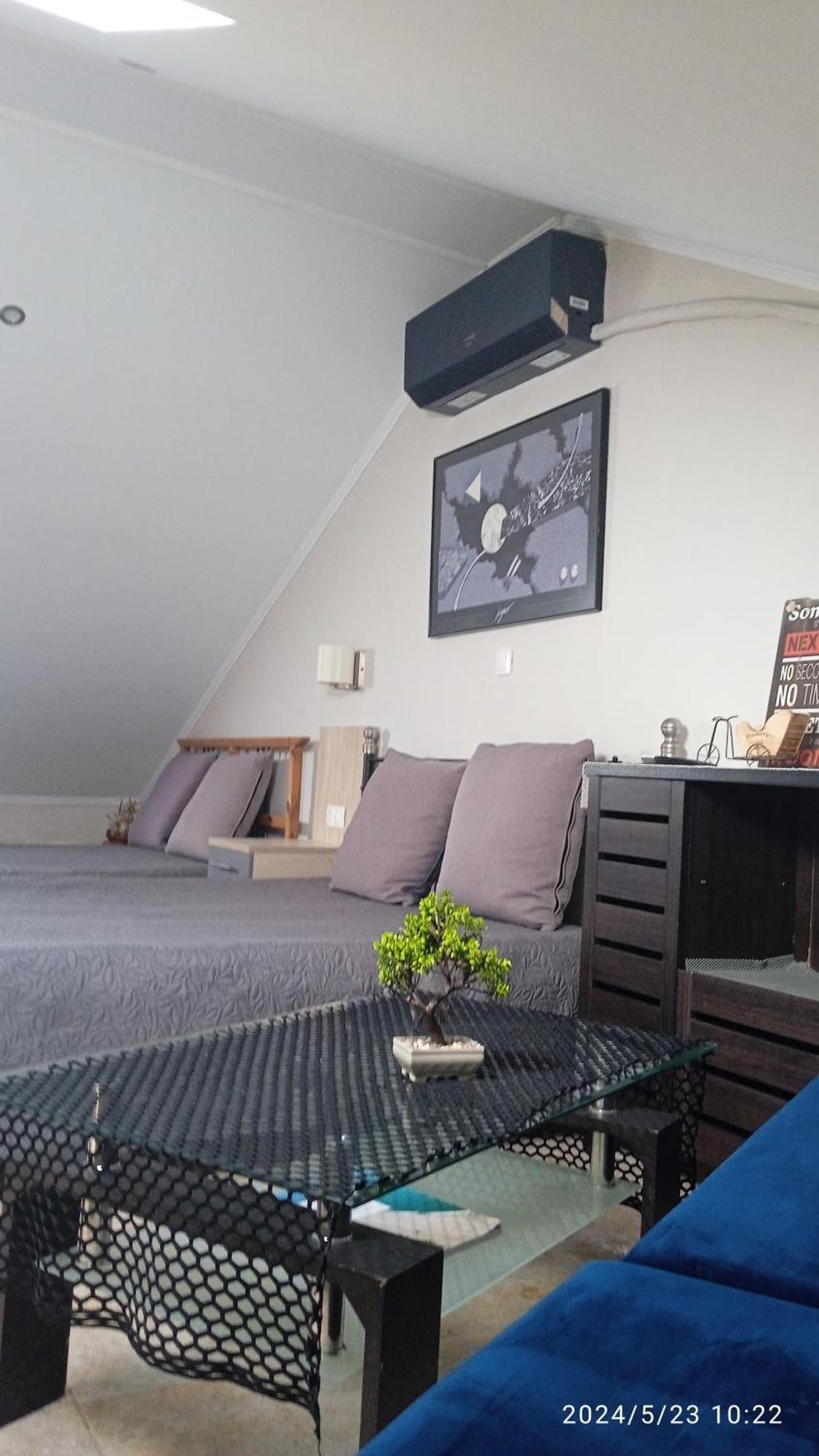 Roses Apartments 尼亚米卡尼奥纳 外观 照片