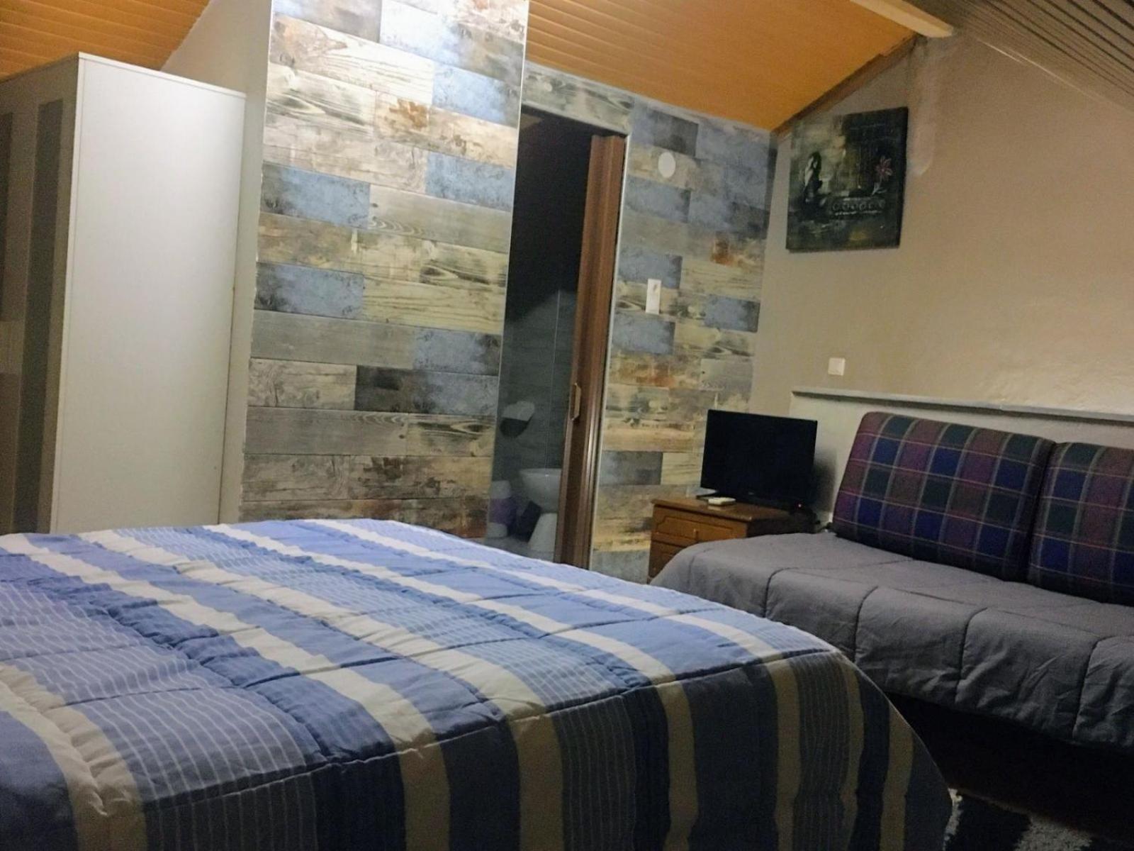 Roses Apartments 尼亚米卡尼奥纳 外观 照片