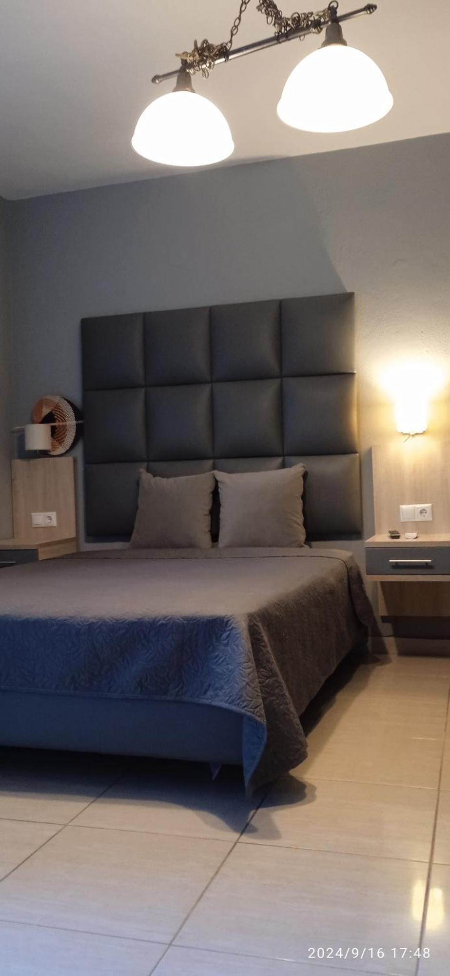Roses Apartments 尼亚米卡尼奥纳 外观 照片