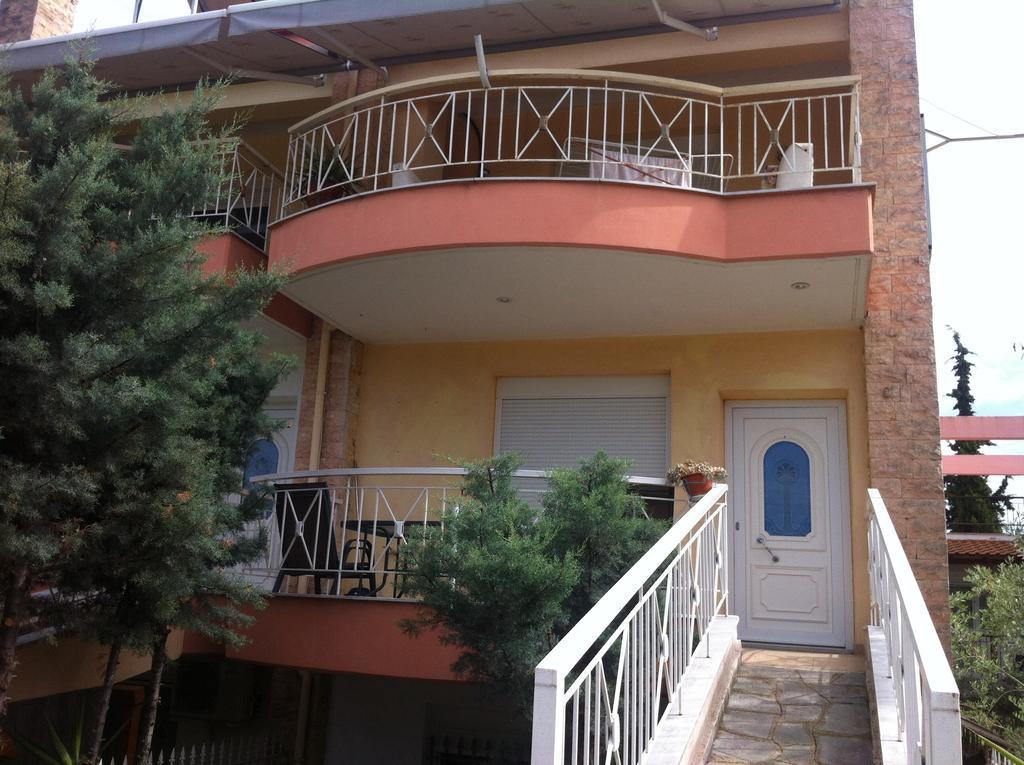 Roses Apartments 尼亚米卡尼奥纳 外观 照片